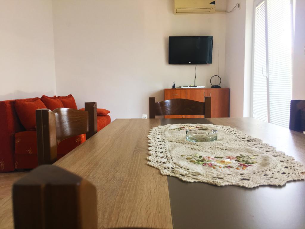 Milmaris Apartments Tivat Exterior foto