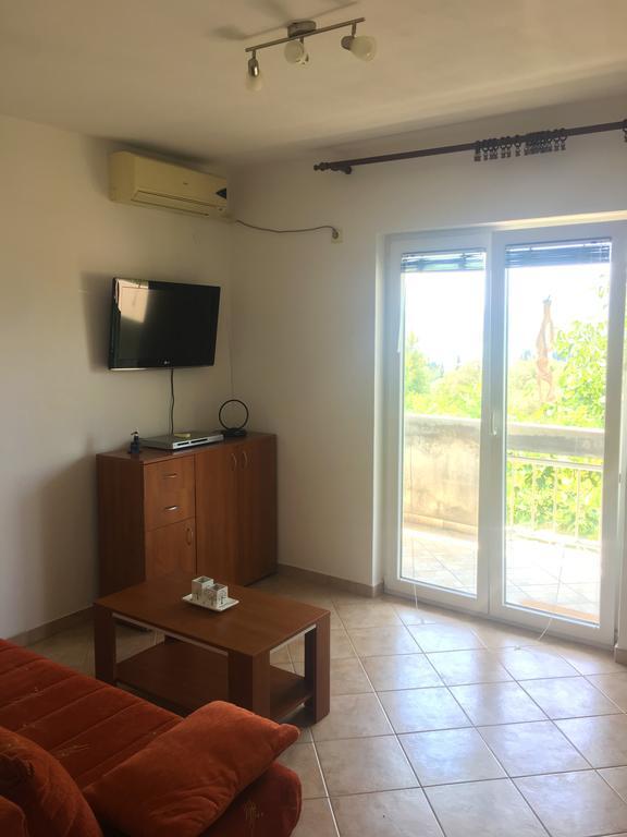 Milmaris Apartments Tivat Exterior foto