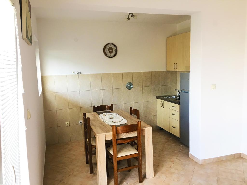 Milmaris Apartments Tivat Exterior foto