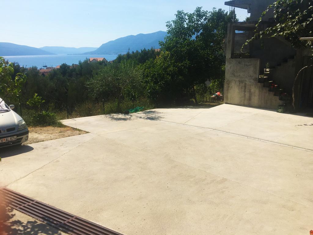 Milmaris Apartments Tivat Exterior foto